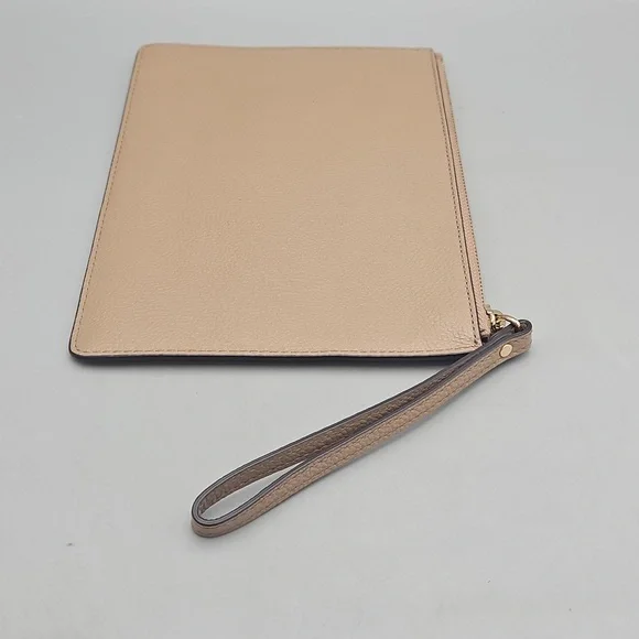 Michael Kors Bags Michael Kors Jet Set Travel XL Clutch - Picture 4 of 15